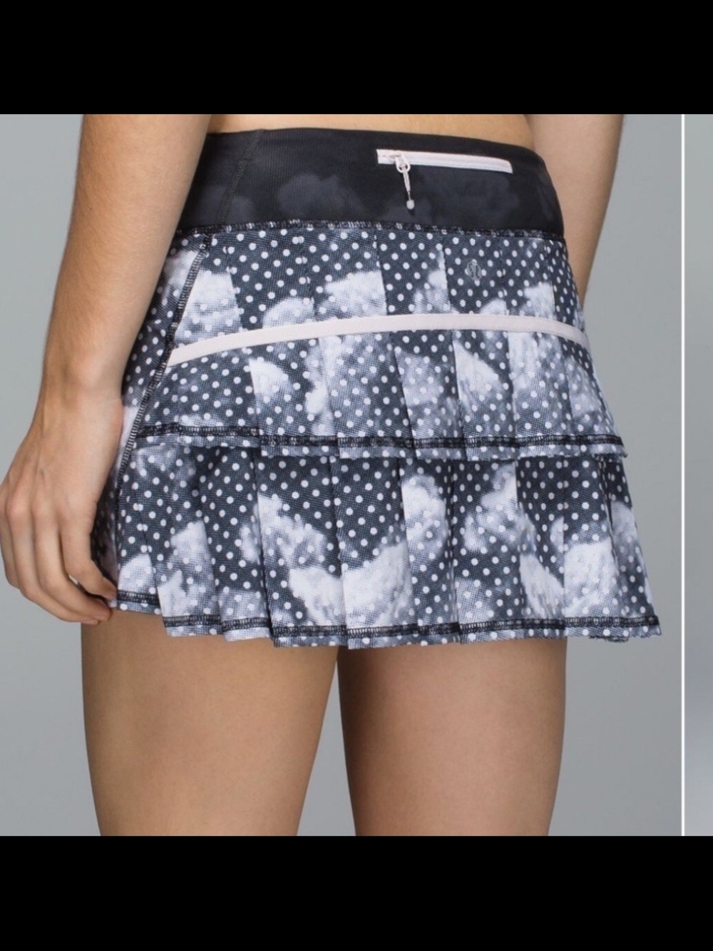lululemon athletica Black & White Pleated Polka Dot Skirt Size 4 Euc